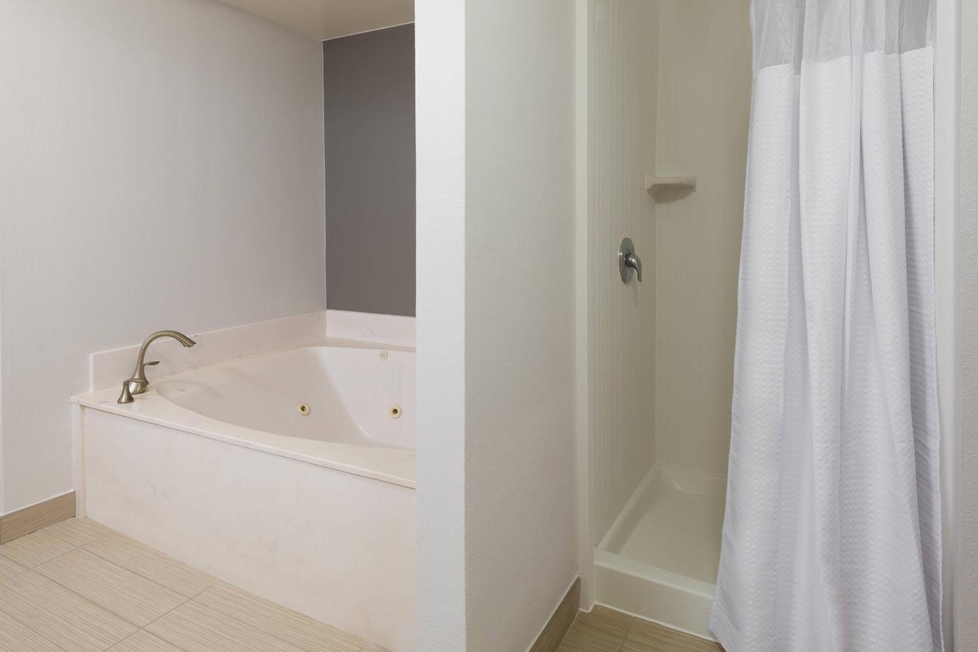 Courtyard By Marriott Wilmington/Wrightsville Beach Экстерьер фото